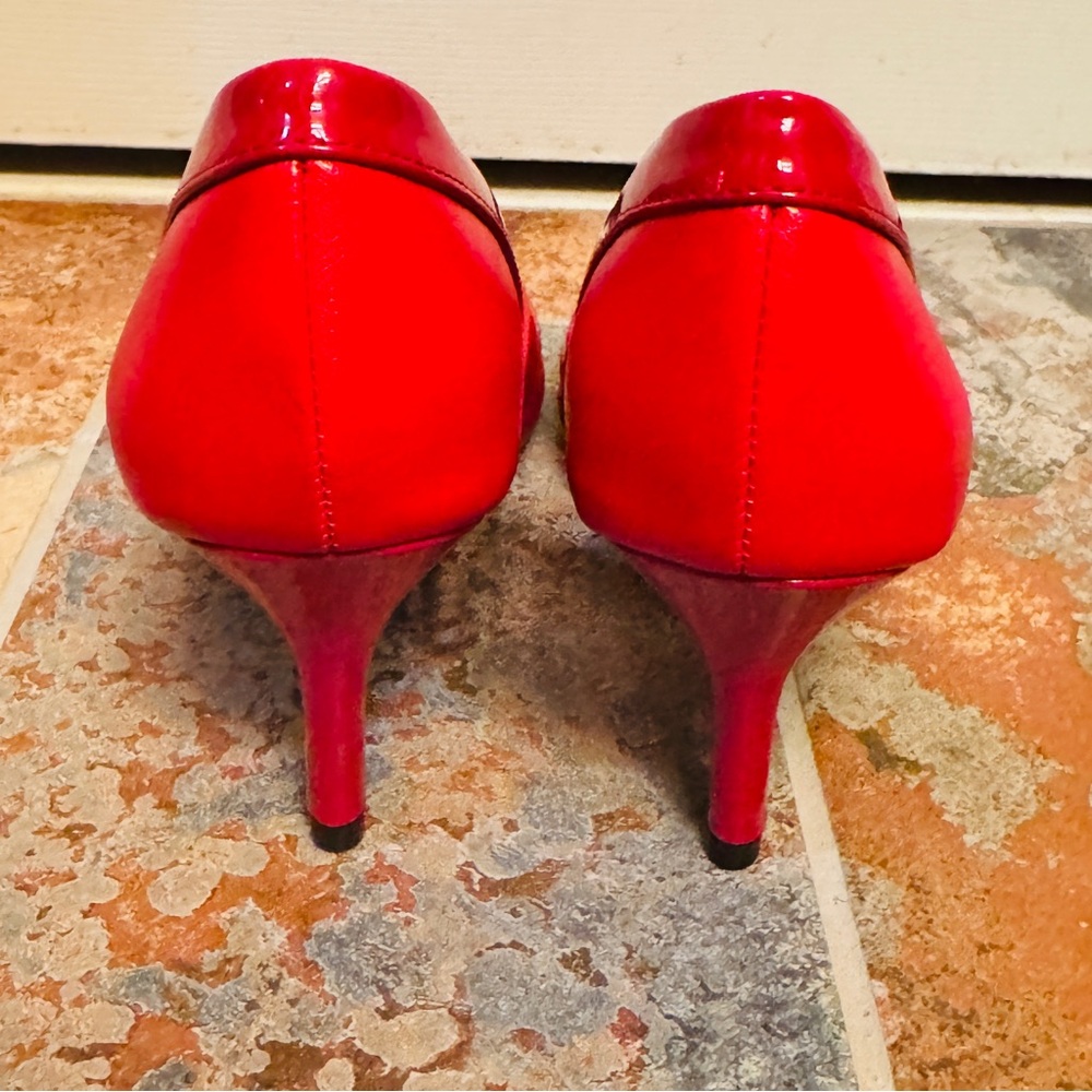 🌹NWOB!!! Festive Life Stride Red Patent Heels Classic Stiletto D’Orsay Pumps! - Picture 12 of 16